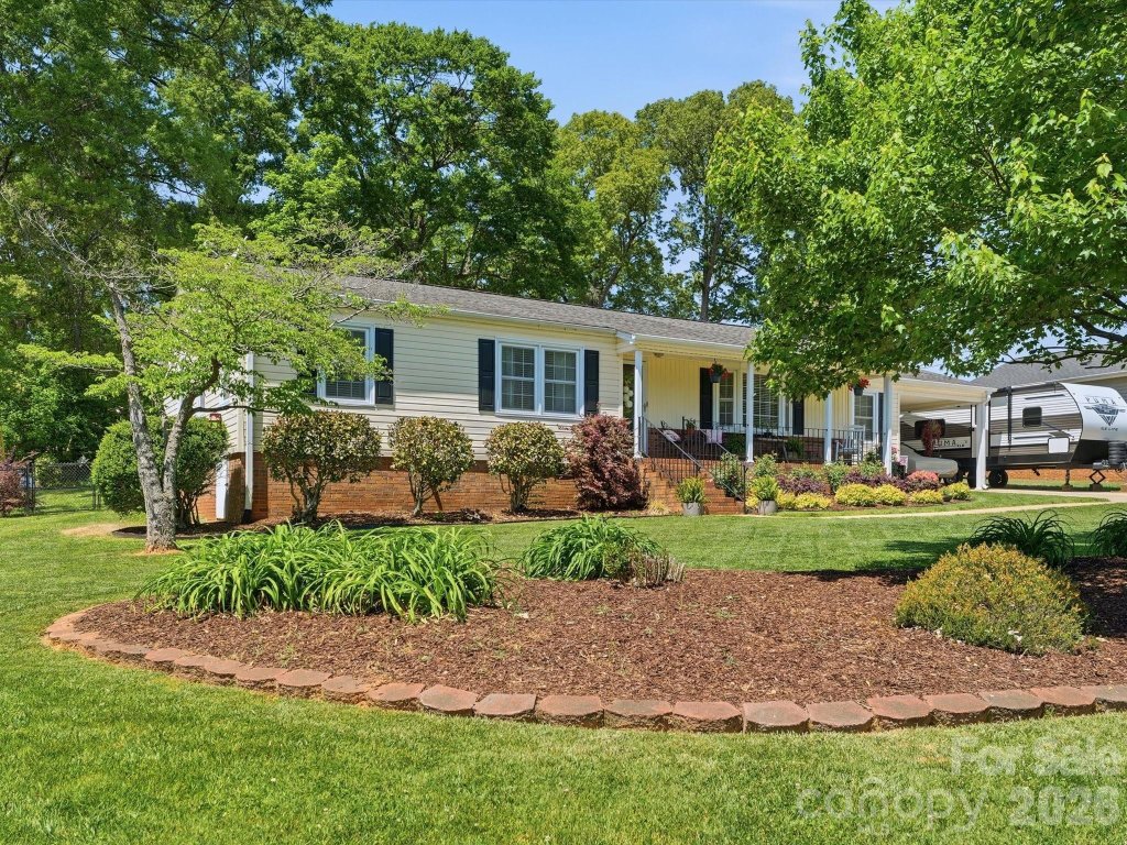 Farmwood, Gastonia community