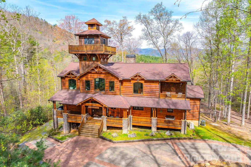 716 Peppervine Circle