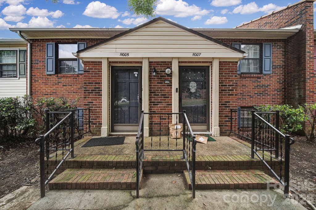 11005 Hunter Trail