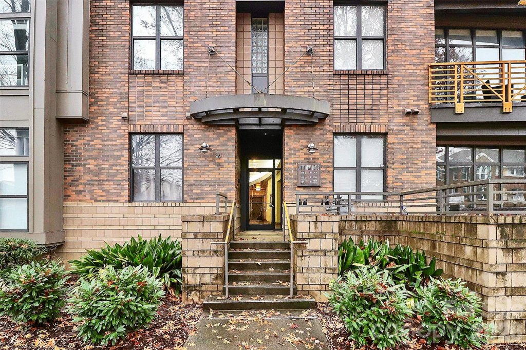 Cityview Lofts, Charlotte community