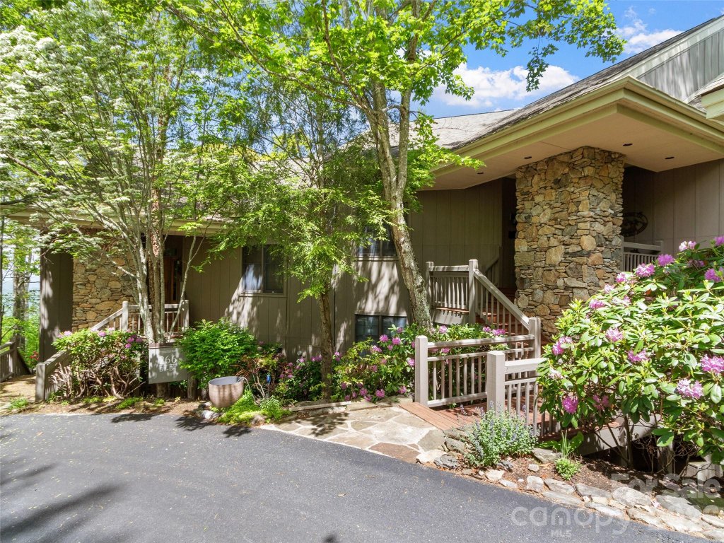 266 Sunset Point Road