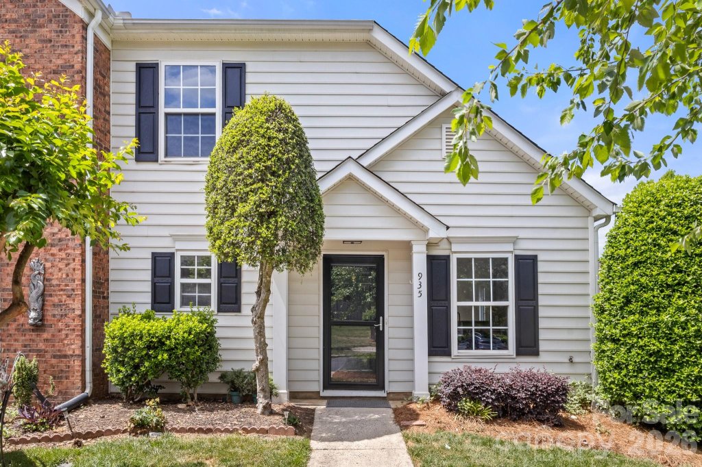 935 Heritage Parkway