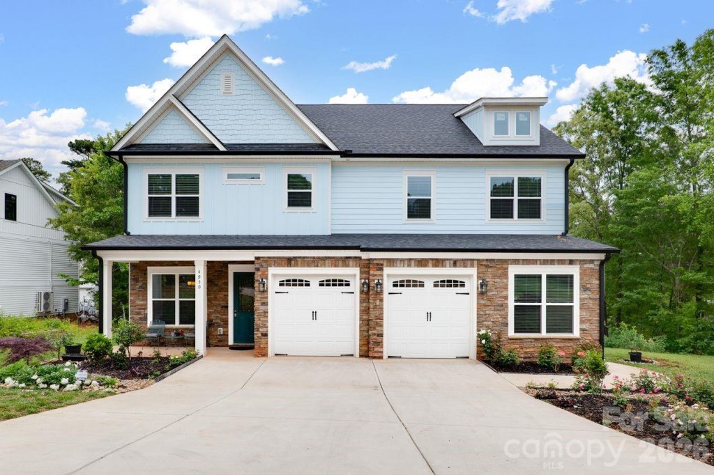Moonlite Bay, Sherrills Ford community