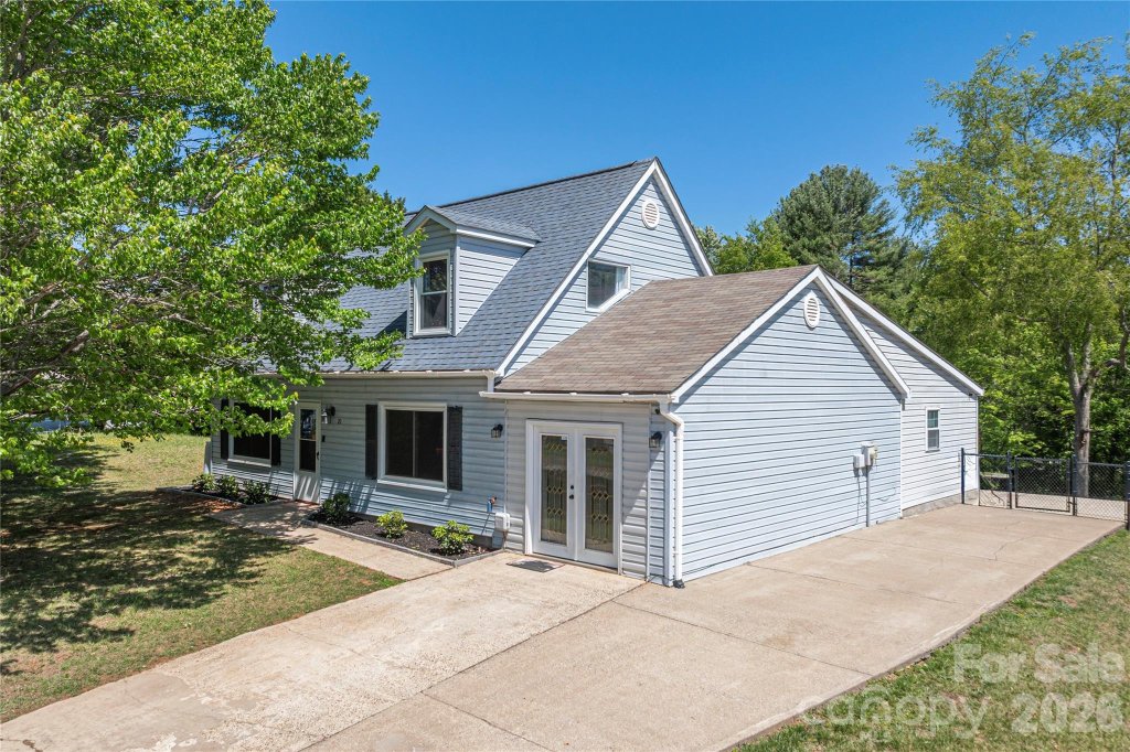 Camelot, Asheville community