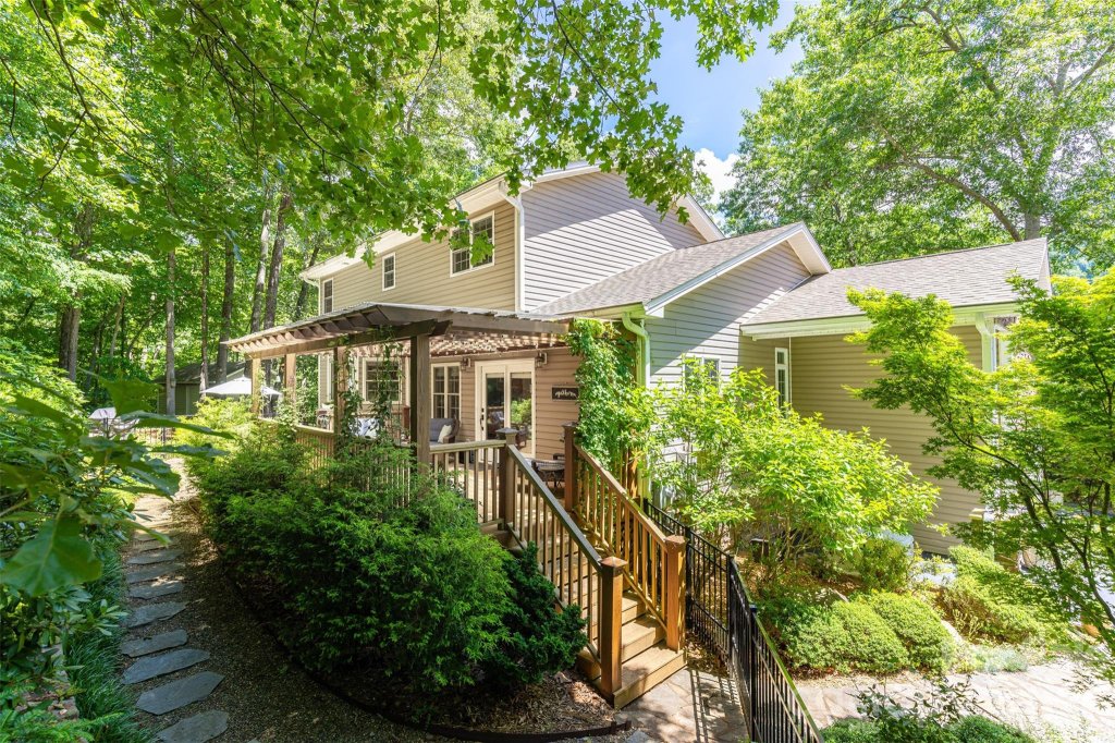 72 Whitfield Lane
