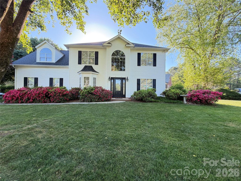 2300 Coach House Lane