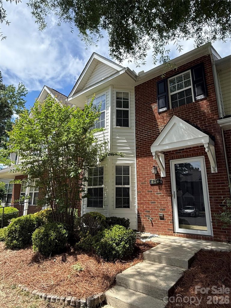 Arlington Downs, Matthews community