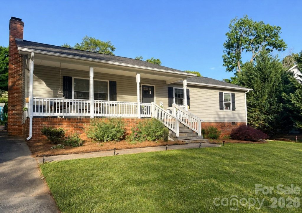 1704 Cardinal Court