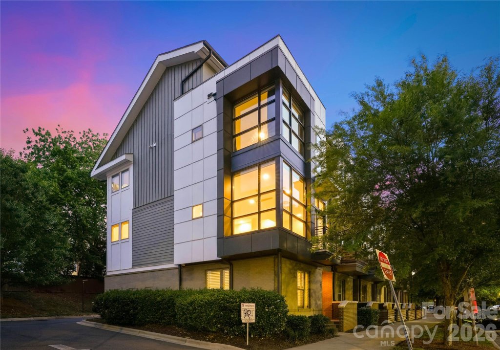 211 Doggett Street
