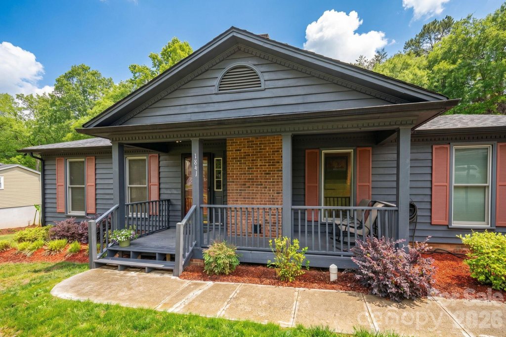 1841 Oak Hollow Road