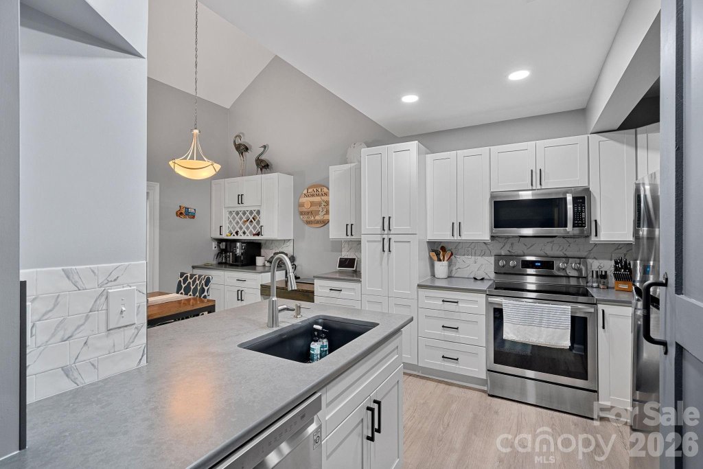 Windward, Cornelius community