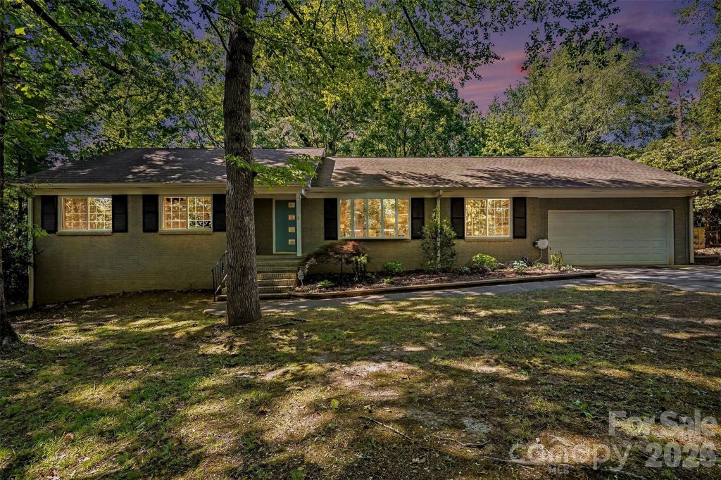 Bellwood, Charlotte community