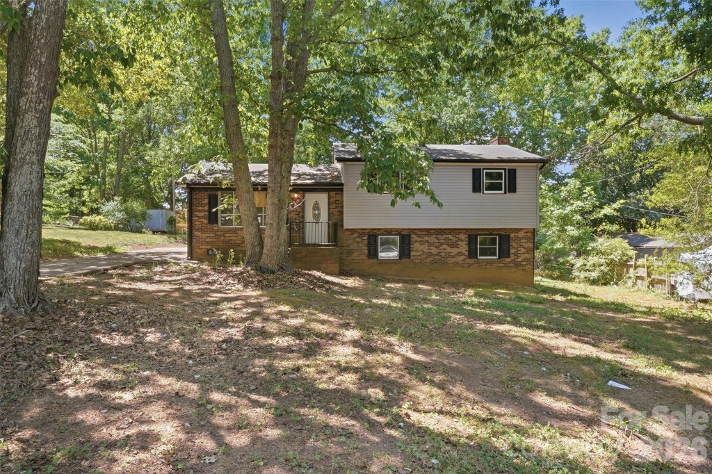 151 Redwood Lane