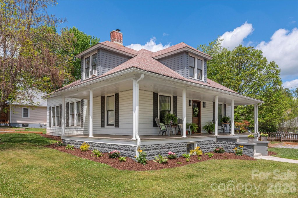 Highland Park, Canton community