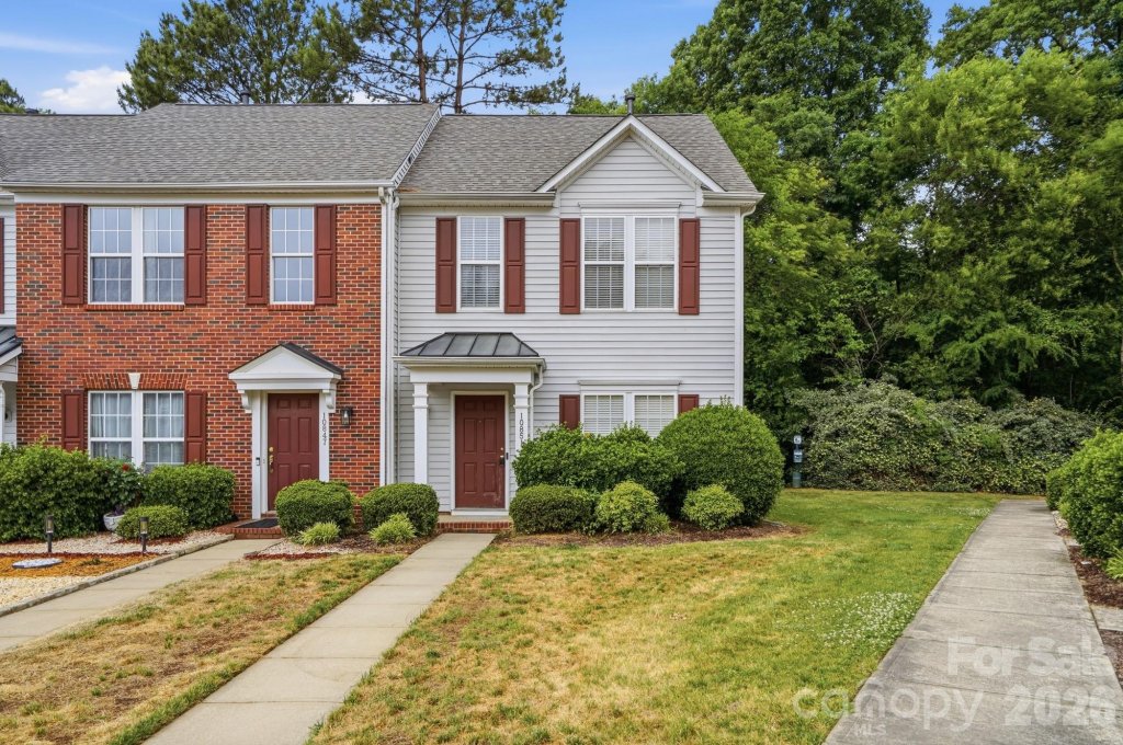 Garden Oaks, Charlotte community