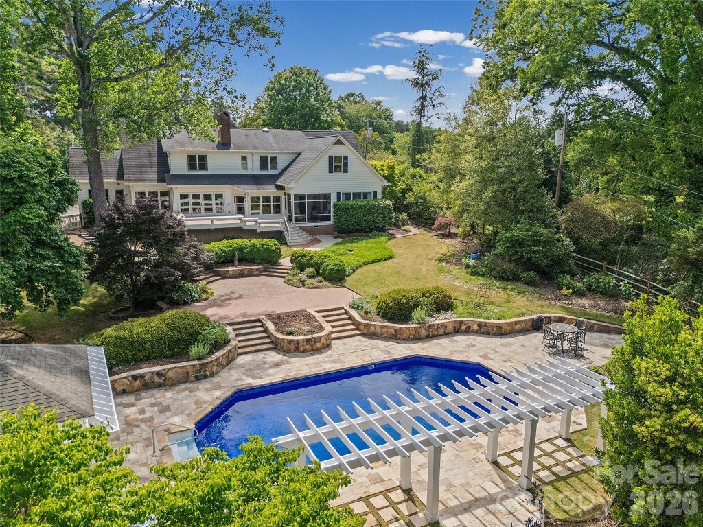 Fairlawn, Rock Hill community