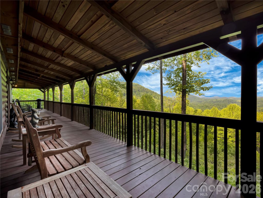 Lake Sheila, Saluda community