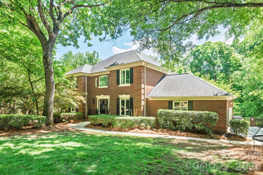 Huntington, Charlotte community
