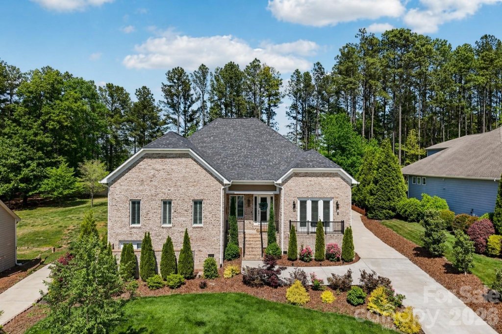 209 Holdsworth Drive