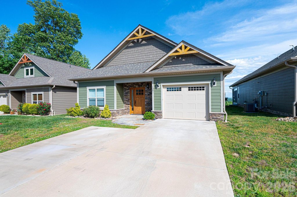 1381 River Club Ridge