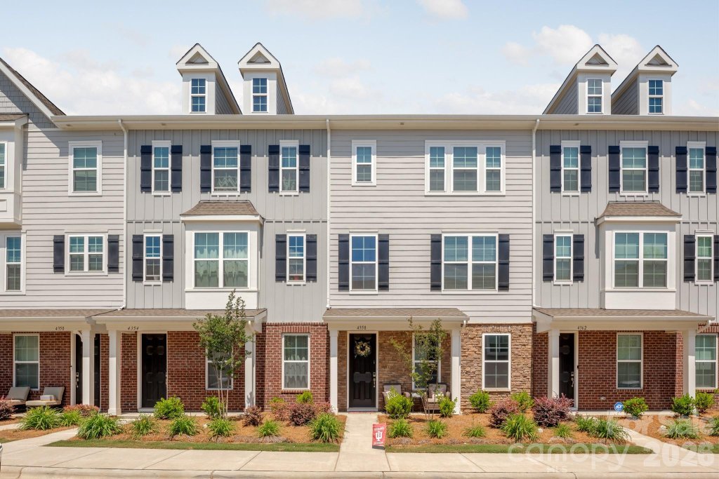 Waterstone, Sherrills Ford community