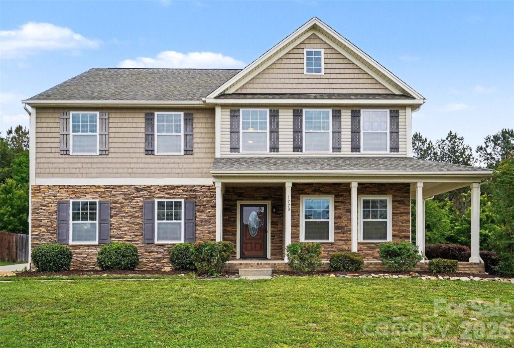Ellis Pond, Rock Hill community