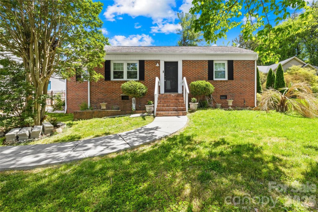 Commodore Peninsula, Mooresville community