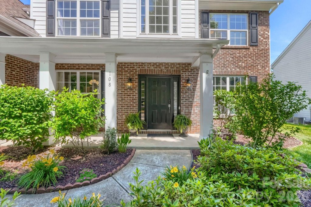 108 Runningdeer Drive