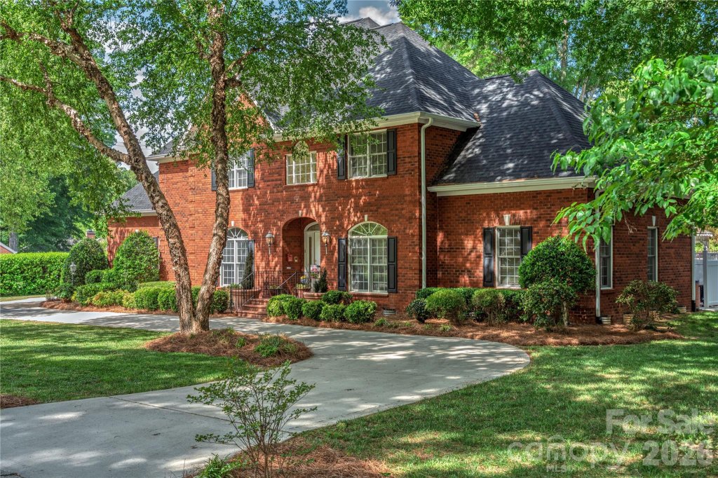 Forest Hills, Gastonia community