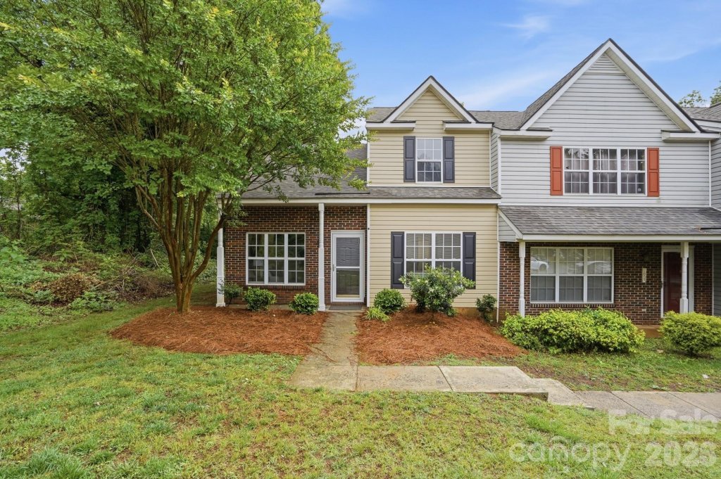 Hickory Grove, Charlotte community