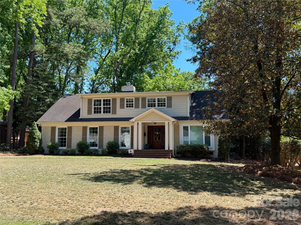 Beverly Woods East, Charlotte community