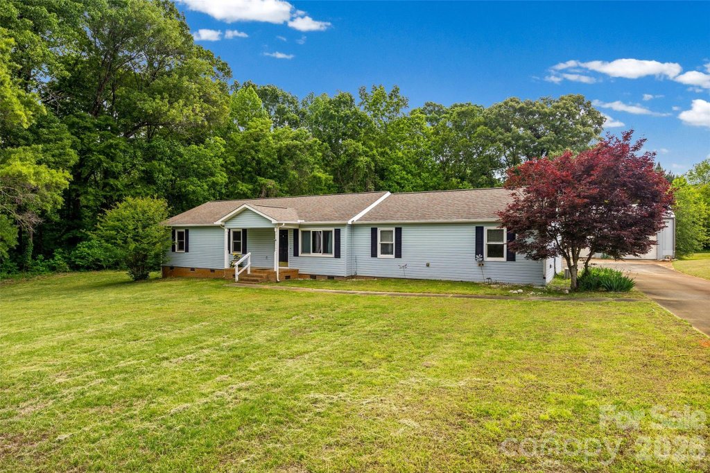 Shadow Lake, Clover community