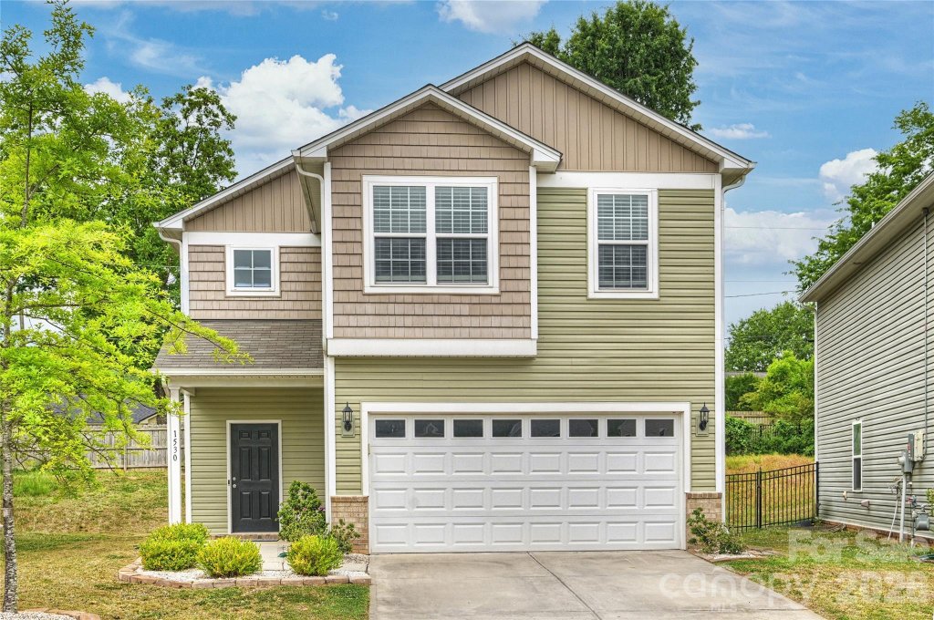 Starmount Cove, Charlotte community