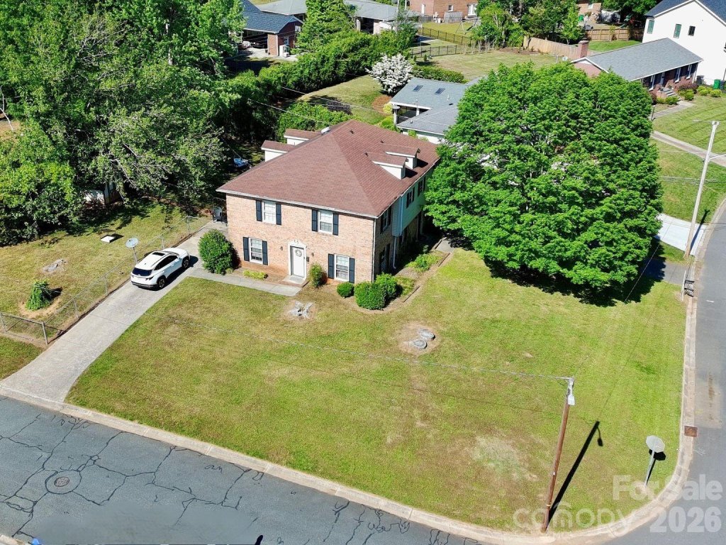 1301 Bywood Lane