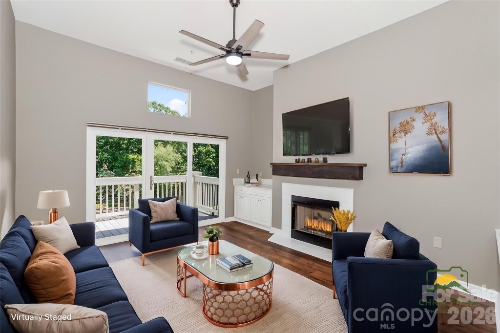 104 Pier 33 Drive