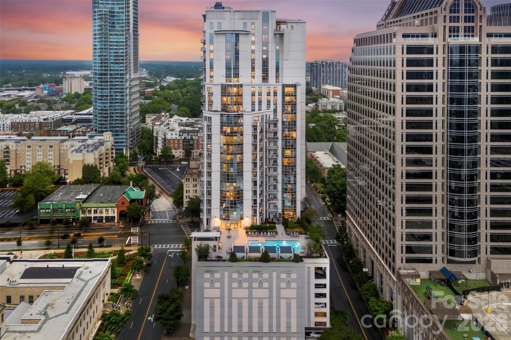 333 W Trade Street