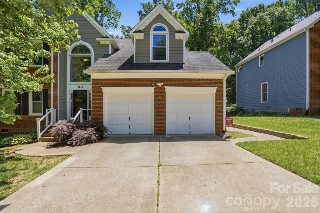 Davis Lake, Charlotte community
