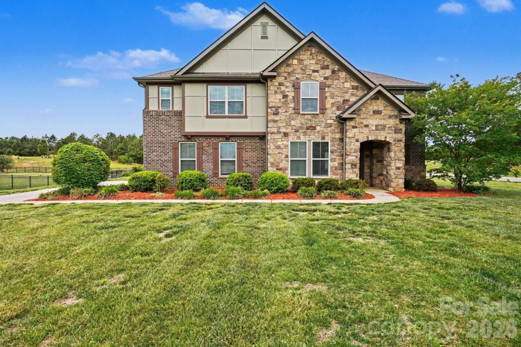 Candella, Matthews community