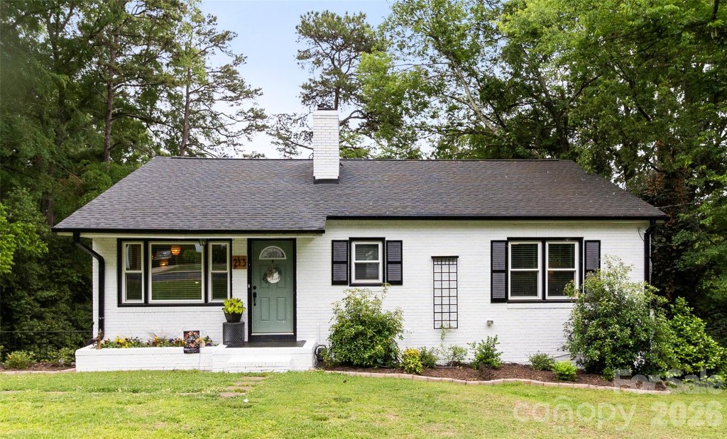 213 Hillcrest Drive