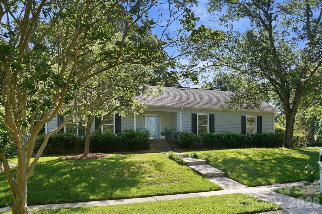 East Forest, Charlotte community