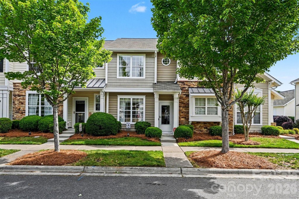 1033 Woodglen Lane