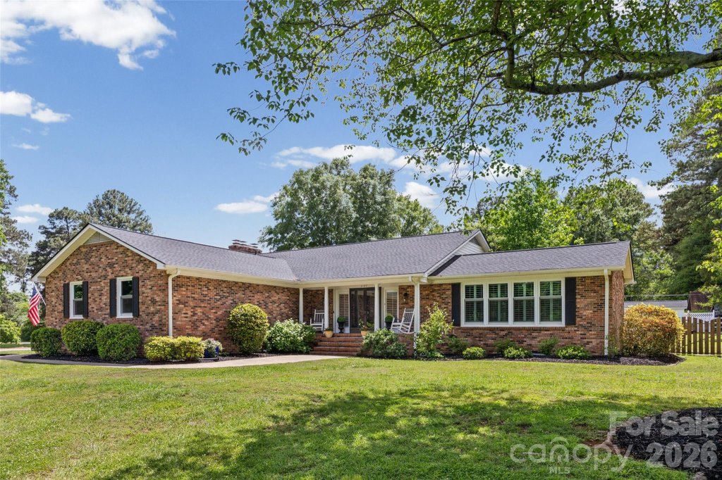 Meadow Lakes, Rock Hill community