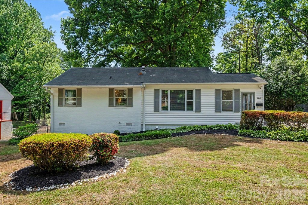 Shamrock Gardens, Charlotte community