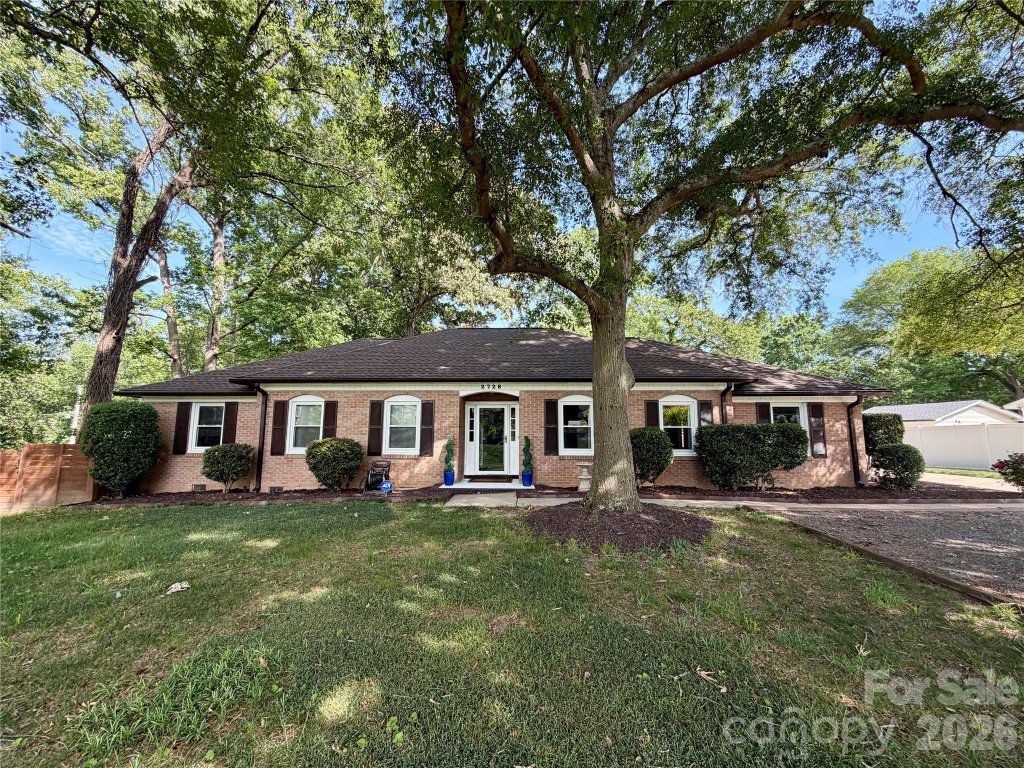 Camelot Woods, Rock Hill community