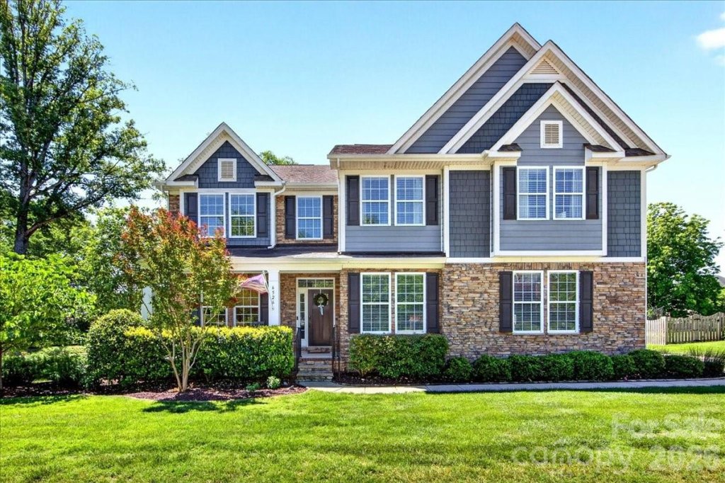 Latta Springs, Huntersville community
