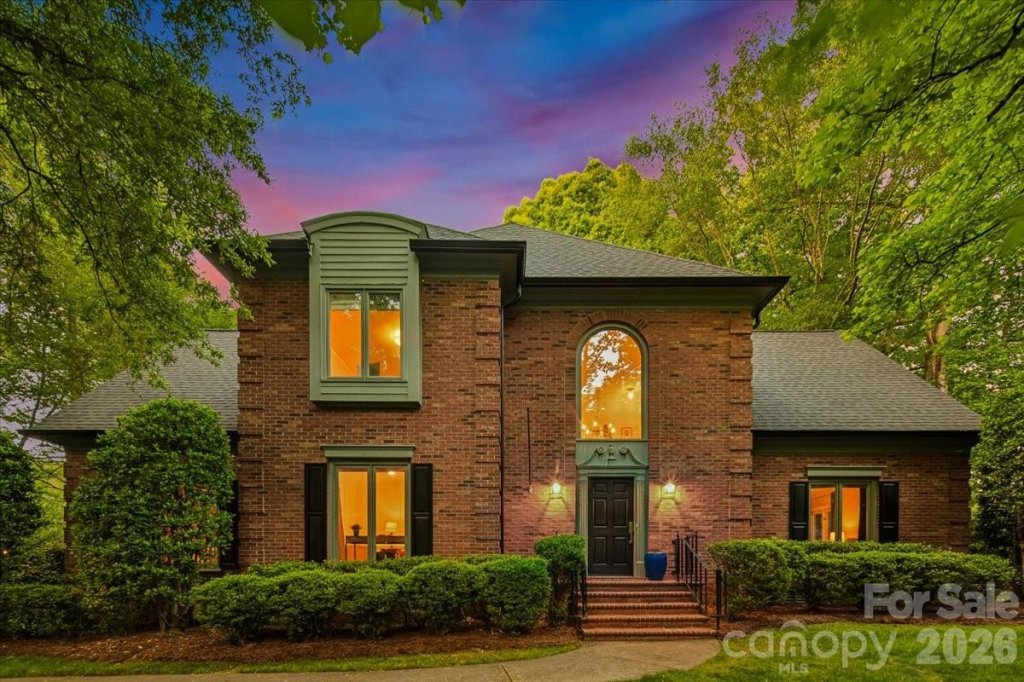 Giverny, Charlotte community