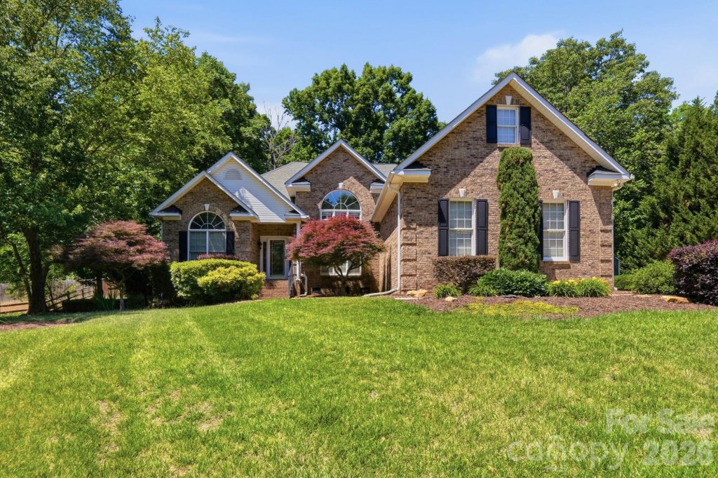 Willowbrook, Matthews community