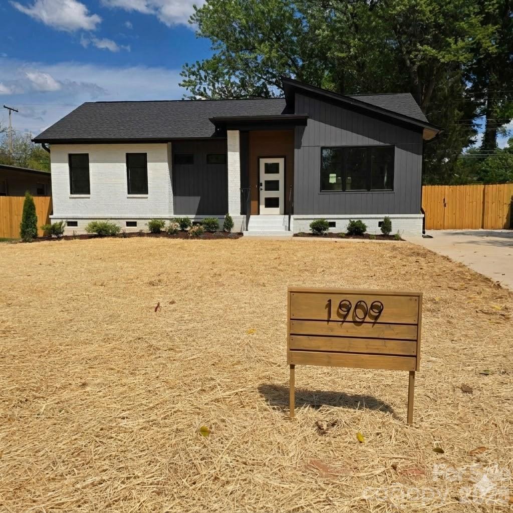 1909 Windham Place
