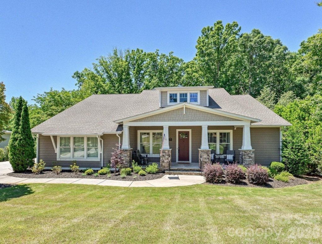 1044 Wessington Manor Lane