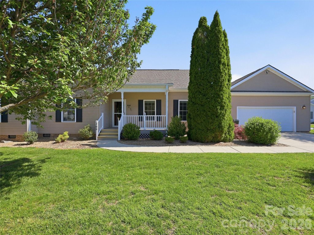 Riverwind, Hendersonville community